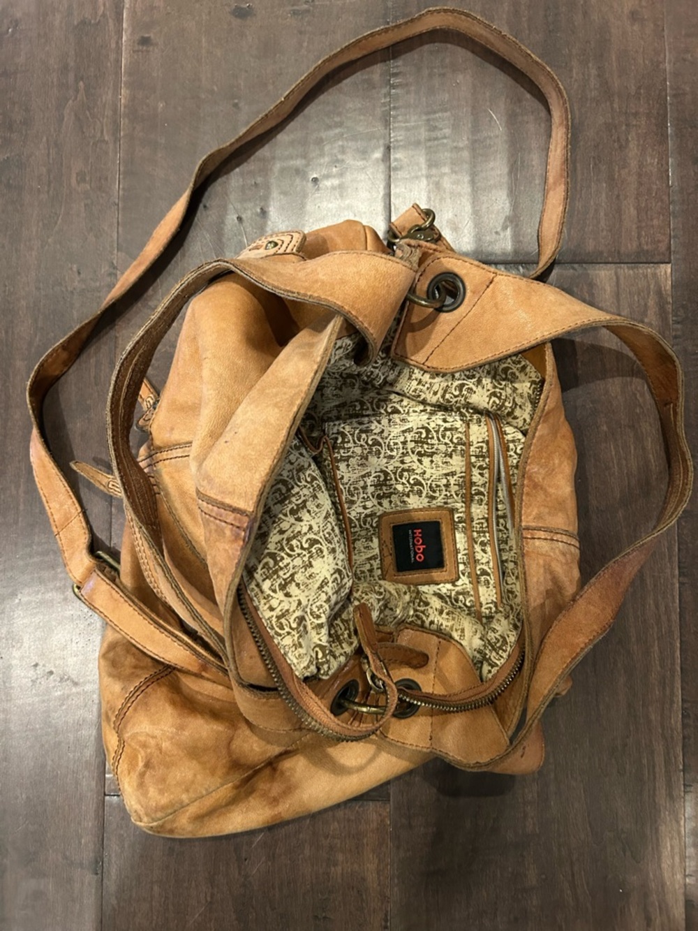 HOBO Tan Leather Crossbody Hobo Bag - Picture 3 of 5